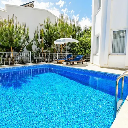 White Dream 2 Hotel